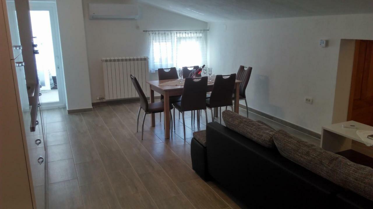 Apartamento Mali Delfin Sveti Juraj Exterior foto