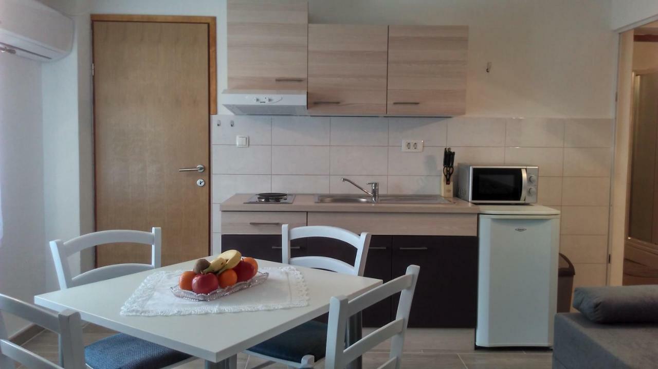 Apartamento Mali Delfin Sveti Juraj Exterior foto