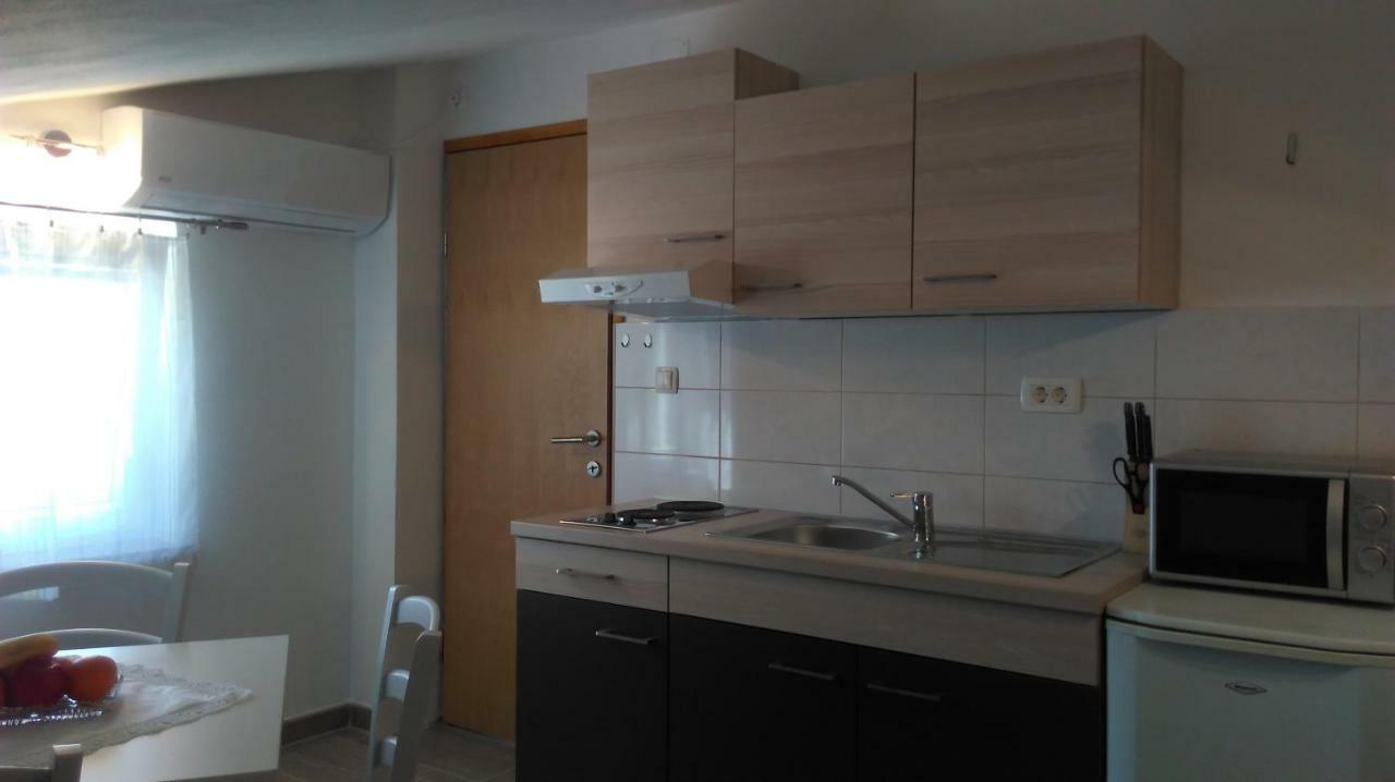 Apartamento Mali Delfin Sveti Juraj Exterior foto